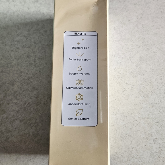 Korean Beauty Turmeric Overnight Mask - Cream - Picture 2 of 5